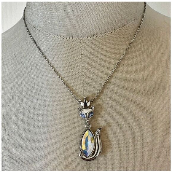 Betsey Johnson Jewelry - Betsey Johnson Crowned Cat Aurora Crystal Pendant Necklace